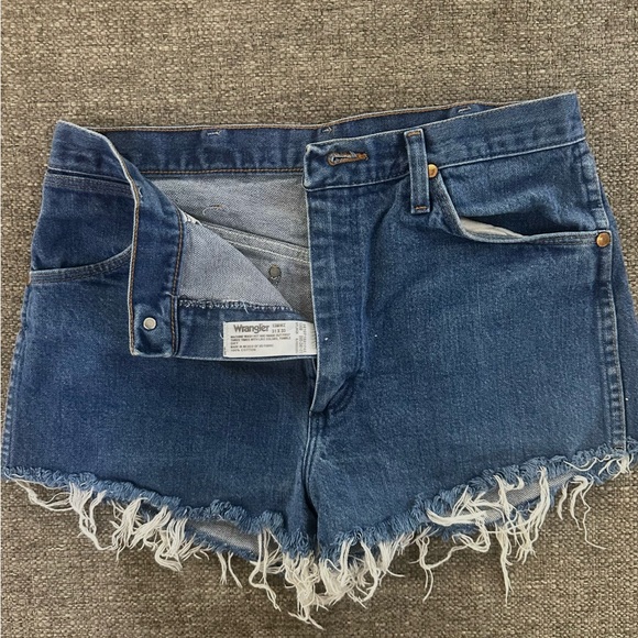 Wrangler Shorts - Picture 3 of 3